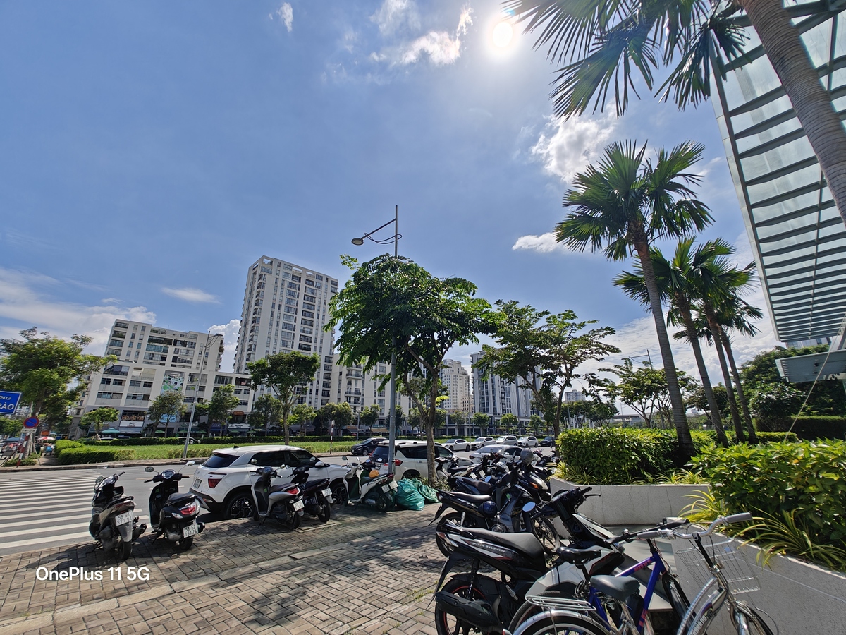 Chụp ảnh phong cảnh khá tốt với góc siêu rộng