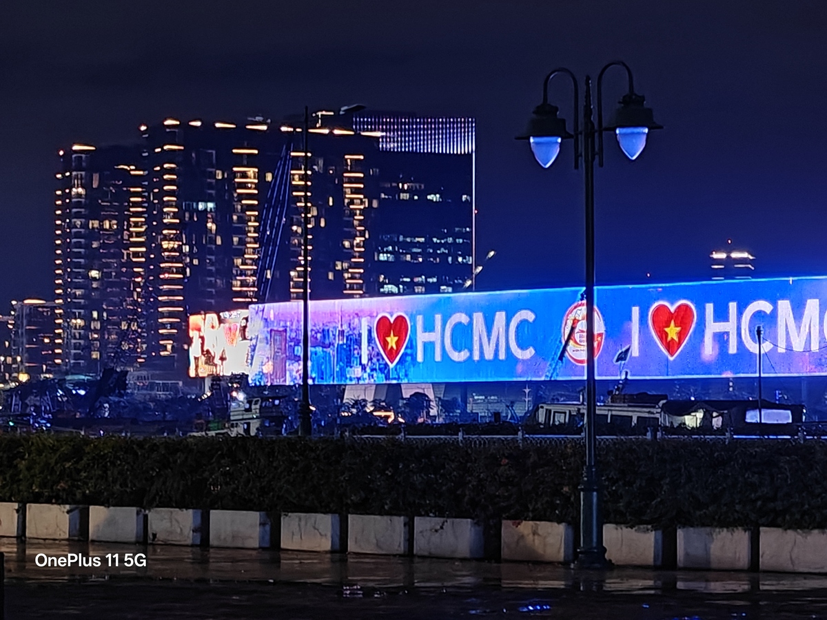 Khi chụp thiếu sáng, camera tele mang đến chất lượng tốt