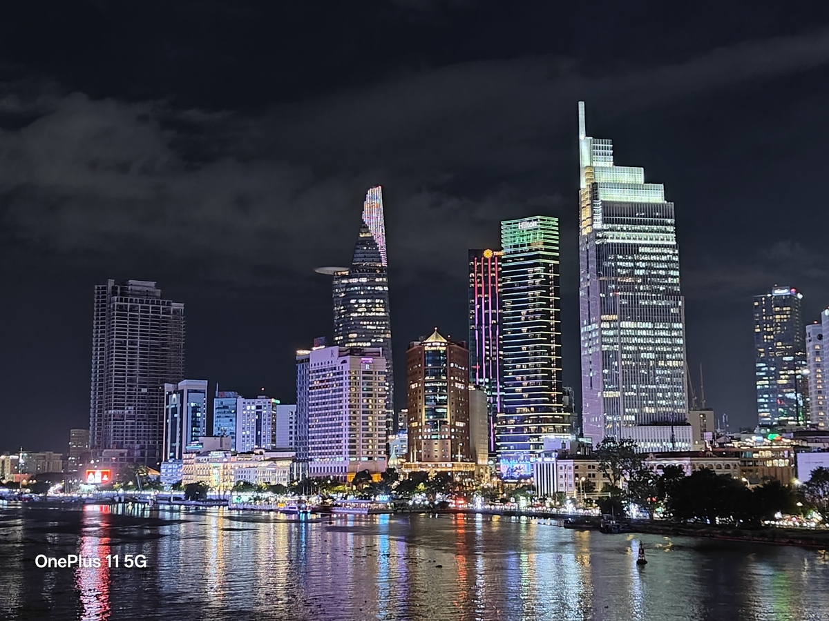 Khi chụp thiếu sáng, camera tele mang đến chất lượng tốt