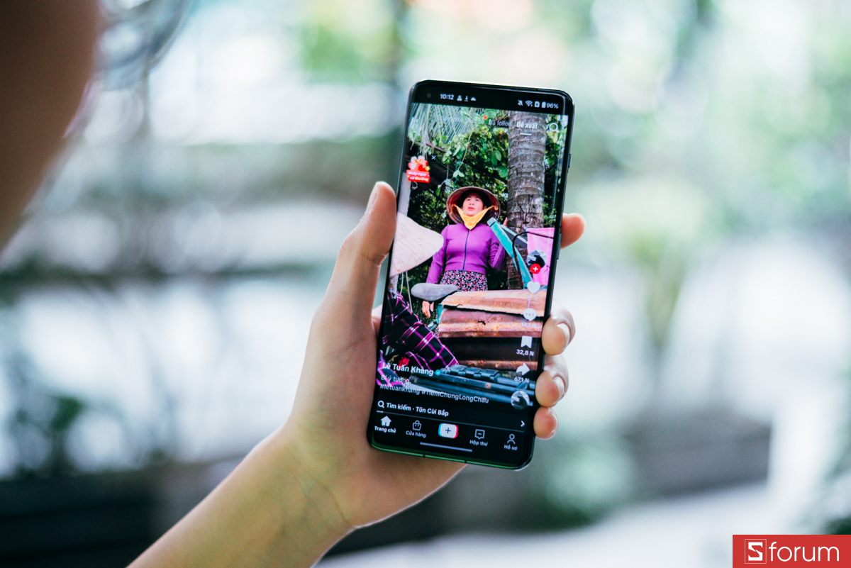 Màn hình vẫn luôn là điểm sáng của OnePlus 11