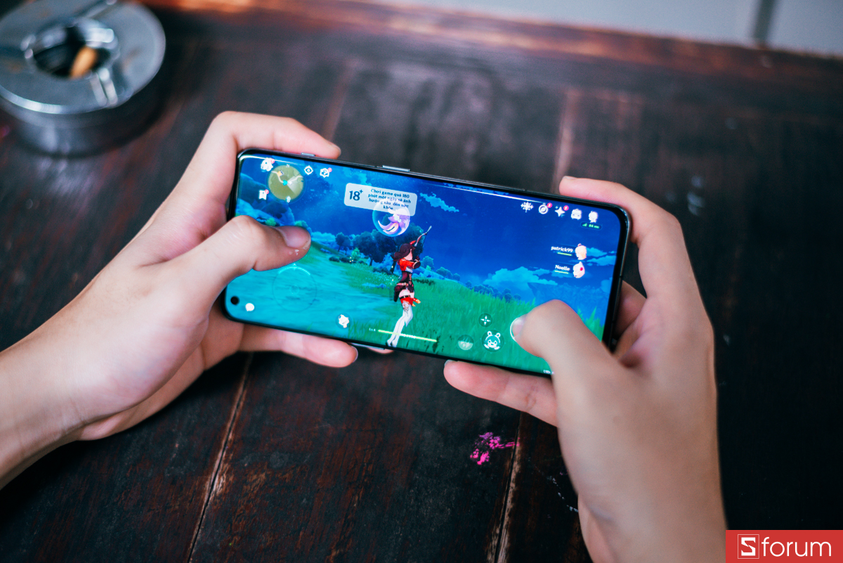 OnePlus 11 nóng lên khá nhanh khi chơi game nặng trong thời gian dài