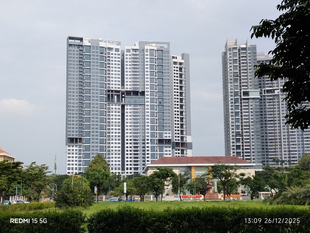 Chụp zoom là điểm yếu của Redmi 15 5G