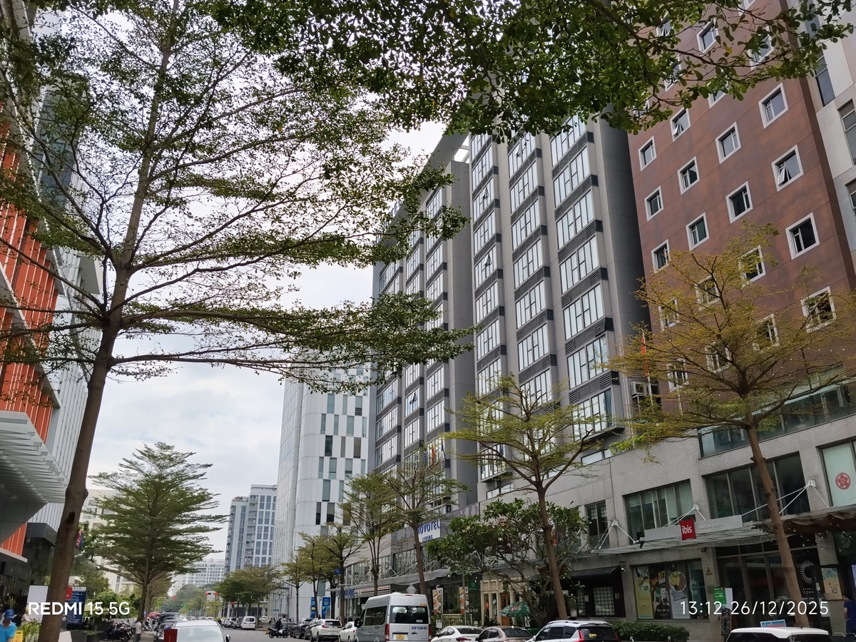 Camera của Redmi 15 5G có chất lượng ổn khi chụp ban ngày