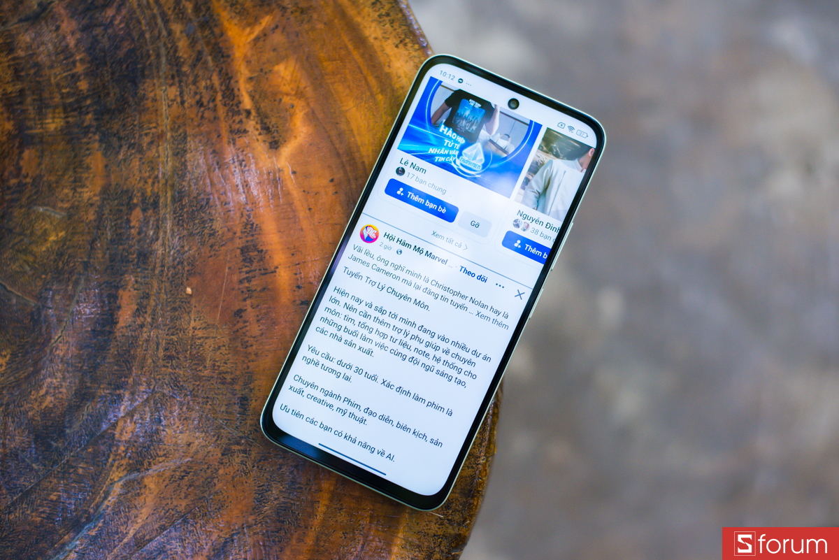 Về chất lượng hiển thị, mình chưa đánh giá cao chất lượng tấm nền trên Redmi 15 5G