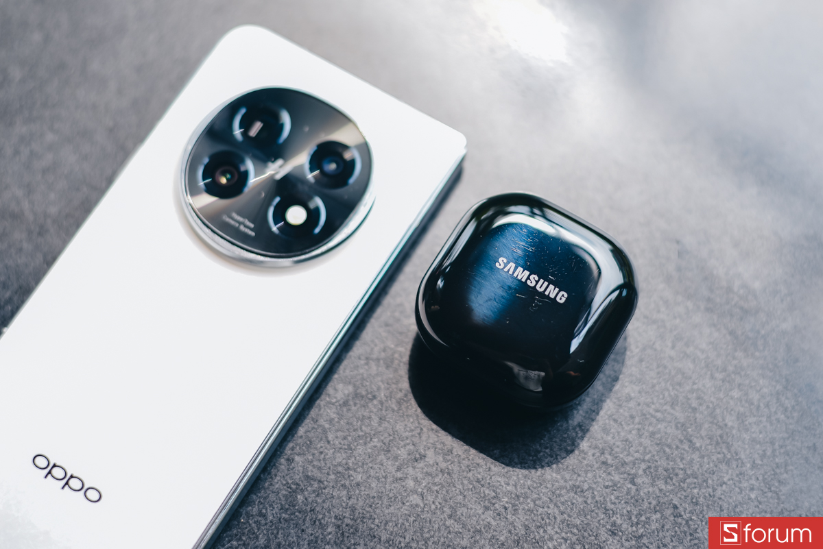 Một điểm mình cực kỳ thích khi đánh giá Samsung Galaxy Buds Core chính là thiết kế vô cùng gọn nhẹ