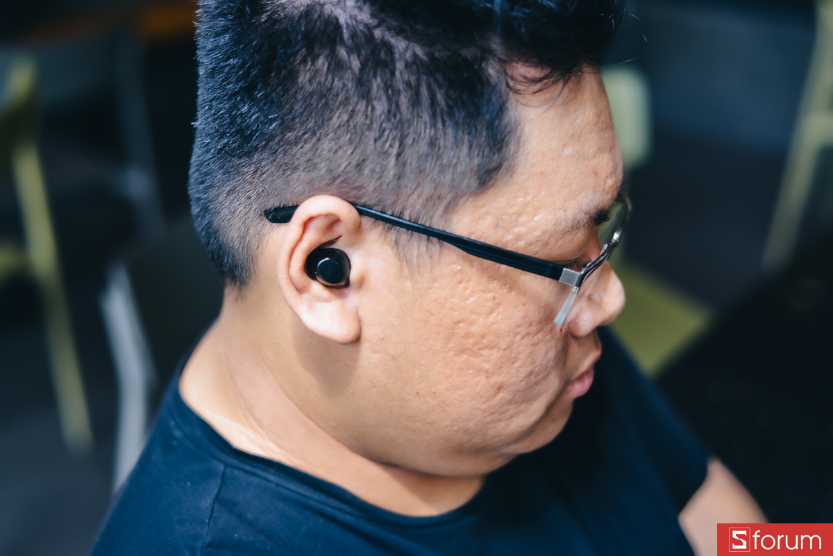 Bên cạnh ANC, tai nghe còn có chế độ Ambient Sound cho phép nghe rõ âm thanh xung quanh