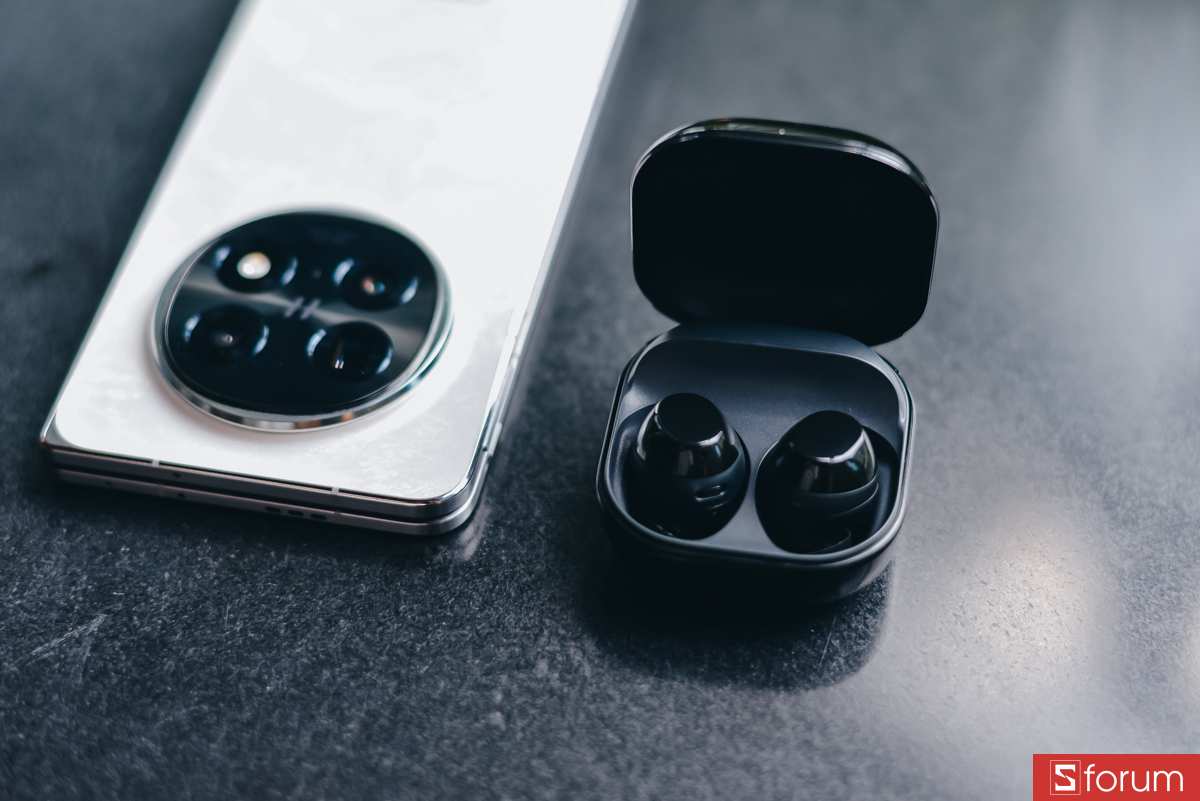 Về mặt thẩm mỹ, Galaxy Buds Core có thiết kế khá đơn giản nhưng thanh lịch