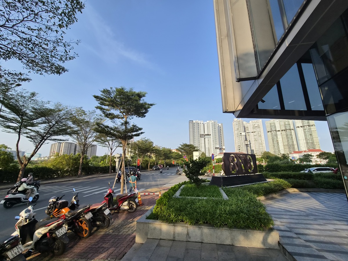 Trong điều kiện đủ sáng, ảnh chụp từ camera chính cực kỳ xuất sắc