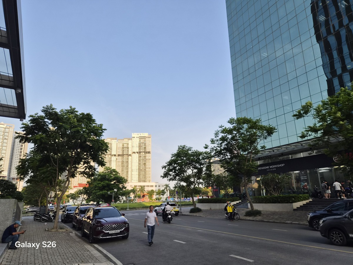 Trong điều kiện đủ sáng, ảnh chụp từ camera chính cực kỳ xuất sắc