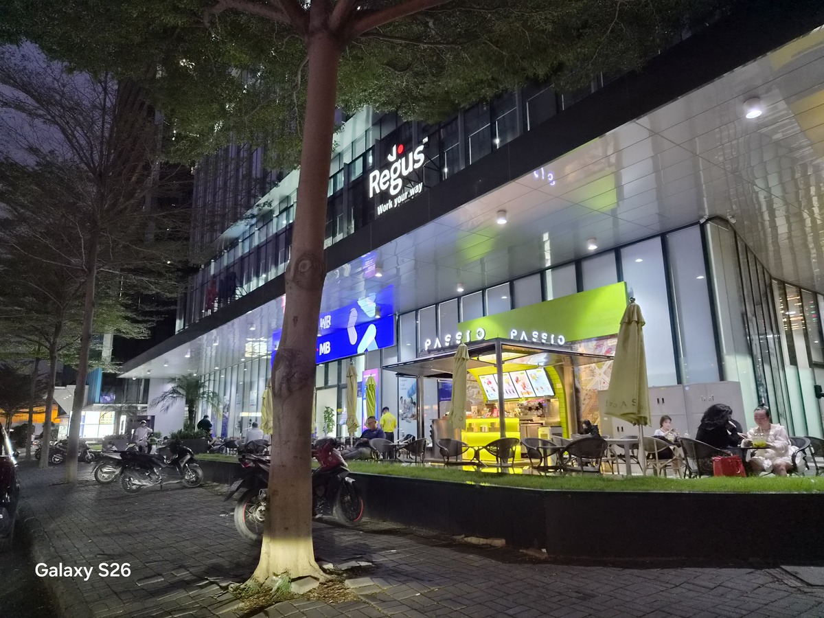 Chất lượng ảnh trong điều kiện thiếu sáng vẫn khá tốt, ít bị nhiễu do thuật toán mới kết hợp AI