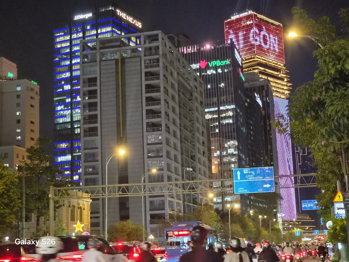 Trong điều kiện thiếu sáng, chất lượng camera tele 3x trên Galaxy S26 vẫn cực kỳ tốt và chi tiết