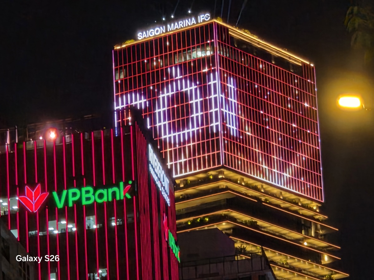 Trong điều kiện thiếu sáng, chất lượng camera tele 3x trên Galaxy S26 vẫn cực kỳ tốt và chi tiết