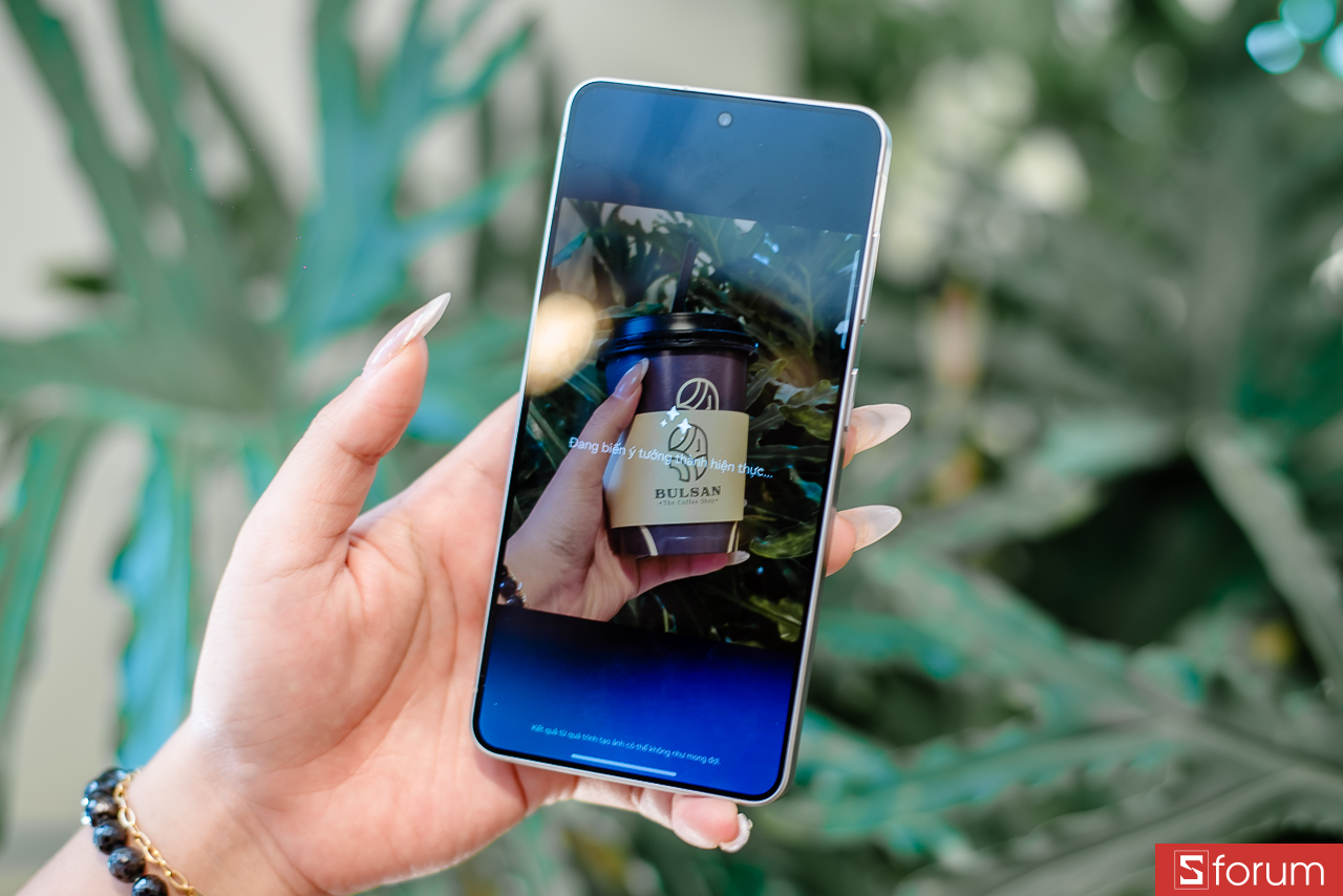 Điểm nhấn mạnh mẽ nhất của Galaxy AI trên S26 nằm ở khả năng chỉnh sửa ảnh Generative Edit thế hệ thứ hai