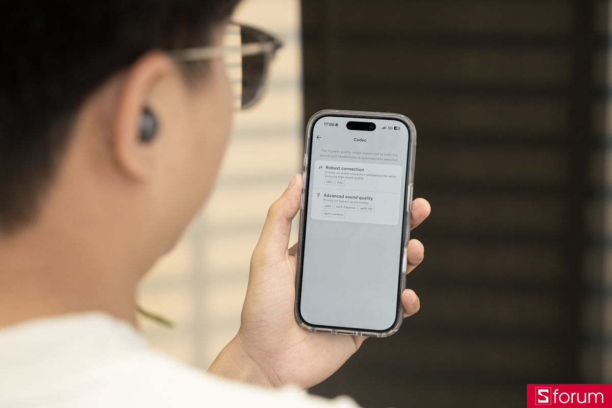 Trên tay Sennheiser MOMENTUM True Wireless 5: Tính năng và kết nối