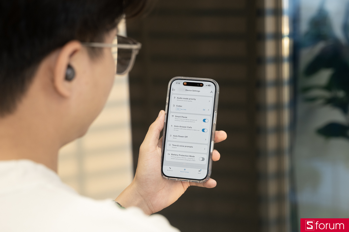 Trên tay Sennheiser MOMENTUM True Wireless 5: Tính năng và kết nối
