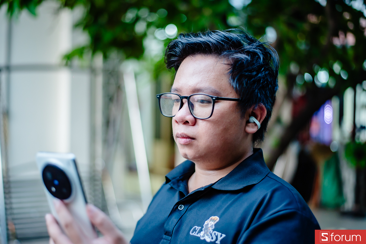 Bass trên LinkBuds Clip sẽ không dày và không mạnh như tai nghe in-ear