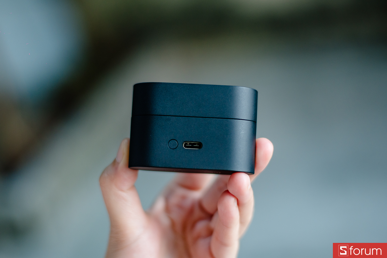 Đánh giá Sony WF-1000XM6 về thiết kế hộp sạc