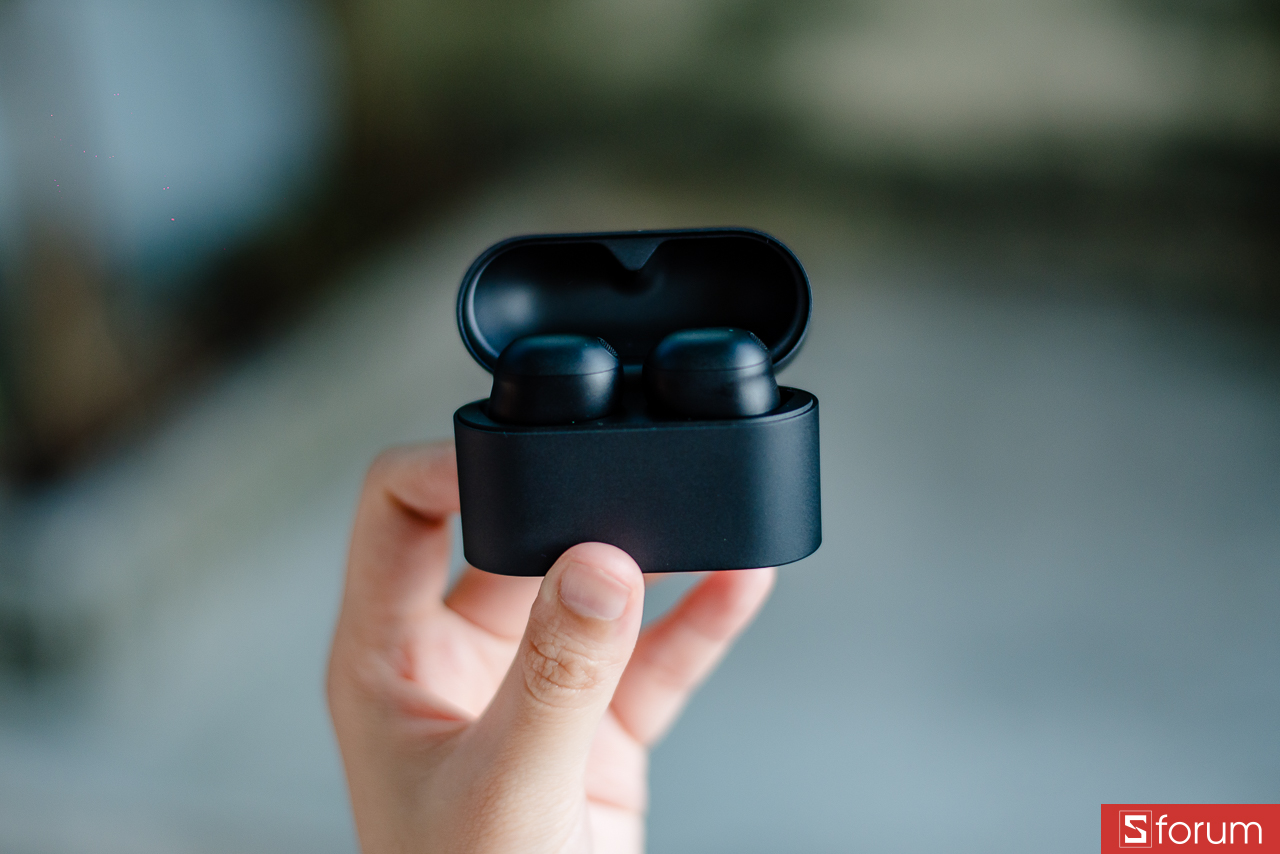 Đánh giá Sony WF-1000XM6 về thiết kế hộp sạc