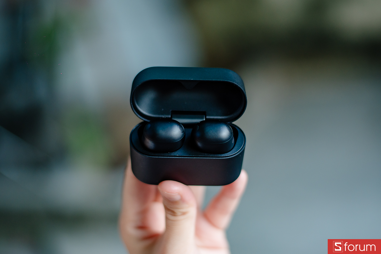 Đánh giá Sony WF-1000XM6 về thiết kế hộp sạc