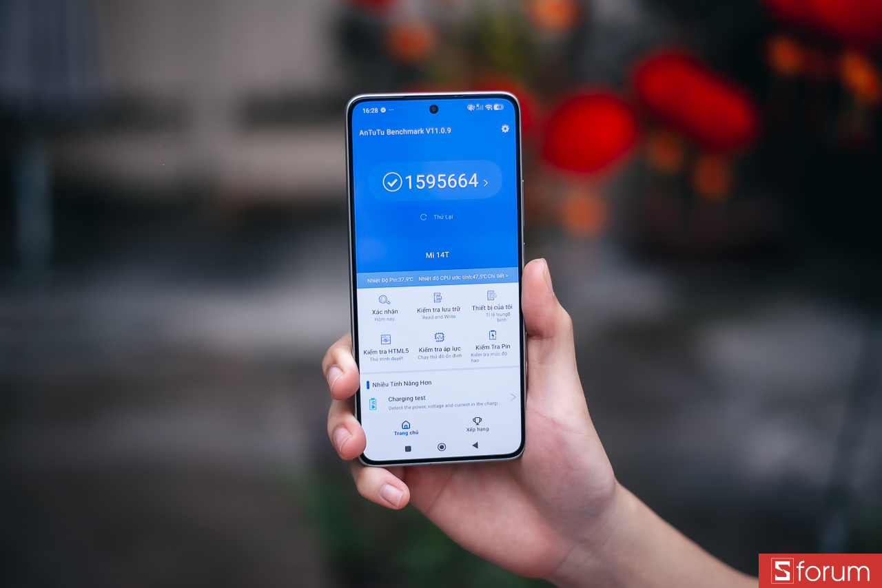Chấm điểm nhanh qua Antutu Benchmark, máy dễ dàng chạm mốc 1.59 triệu điểm