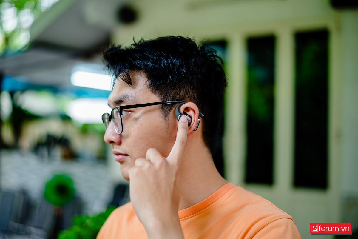 Đánh giá Xiaomi OpenWear Stereo Pro về thao tác điều khiển: Không được thuận tiện