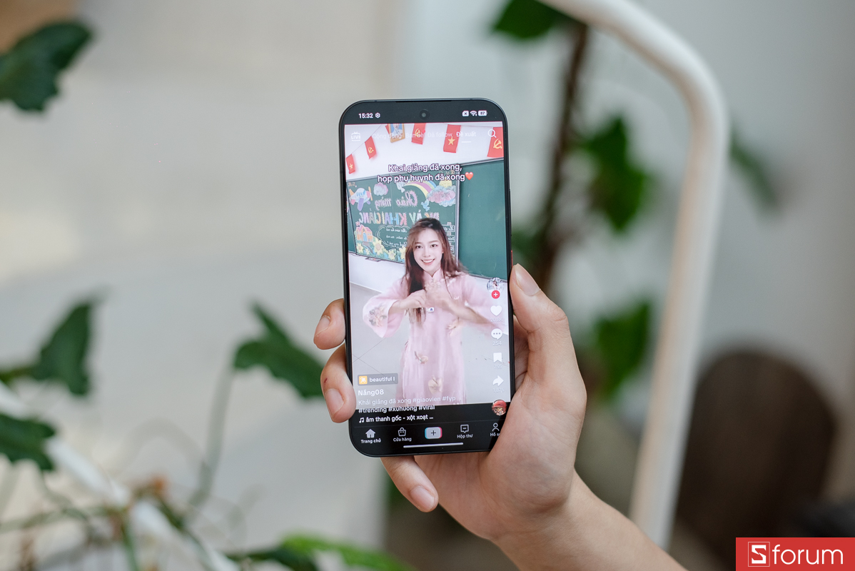 Đánh giá Xiaomi POCO F9 Ultra về màn hình