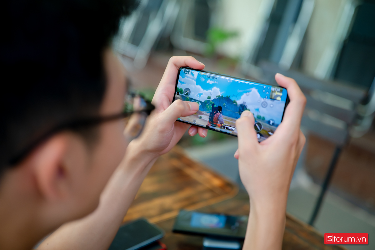 PUBG Mobile ở thiết lập đồ họa Mượt và tốc độ khung hình Cao, máy xử lý mượt mà