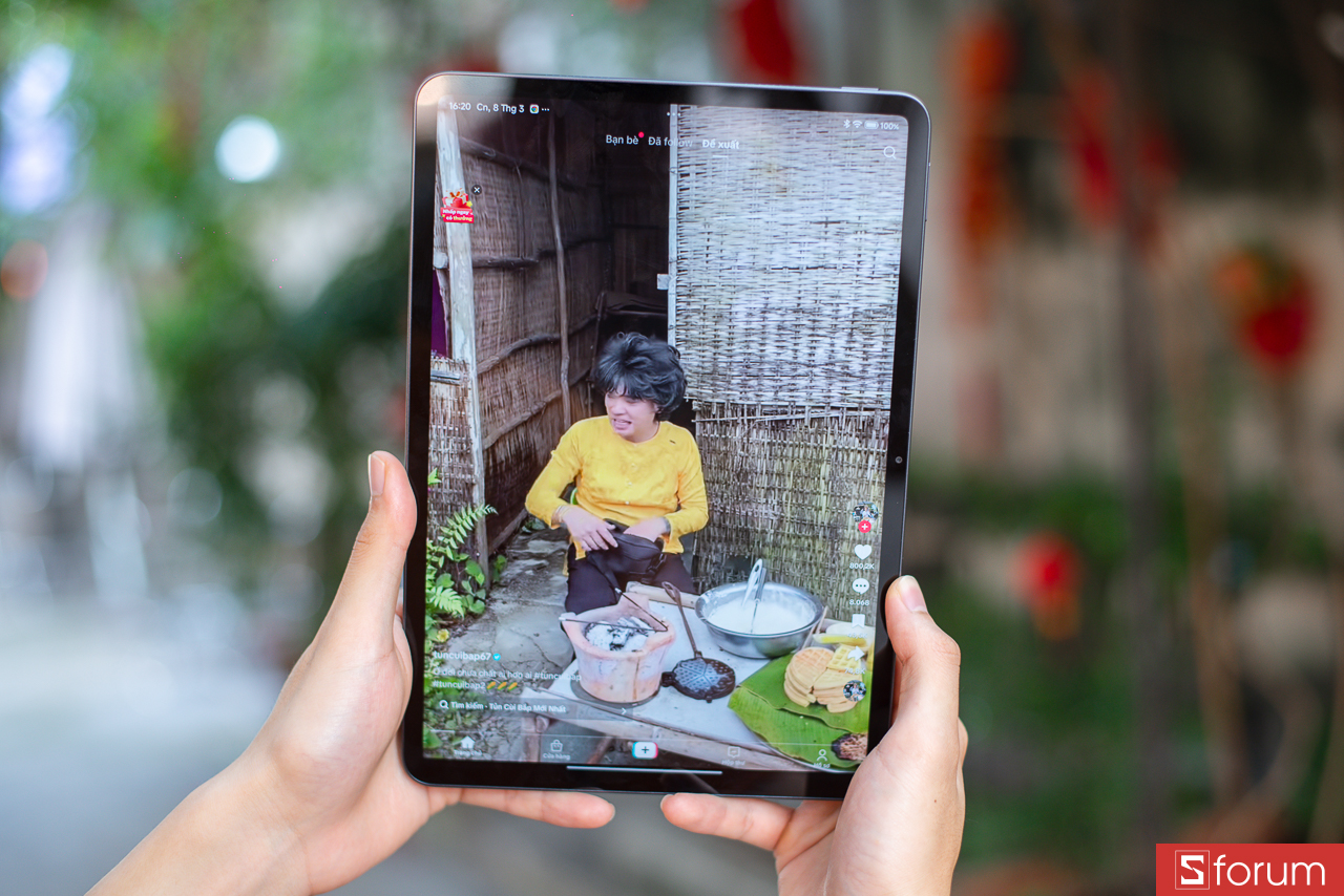 Màn hình lớn của Xiaomi Pad 8 cho không gian hiển thị thoải mái