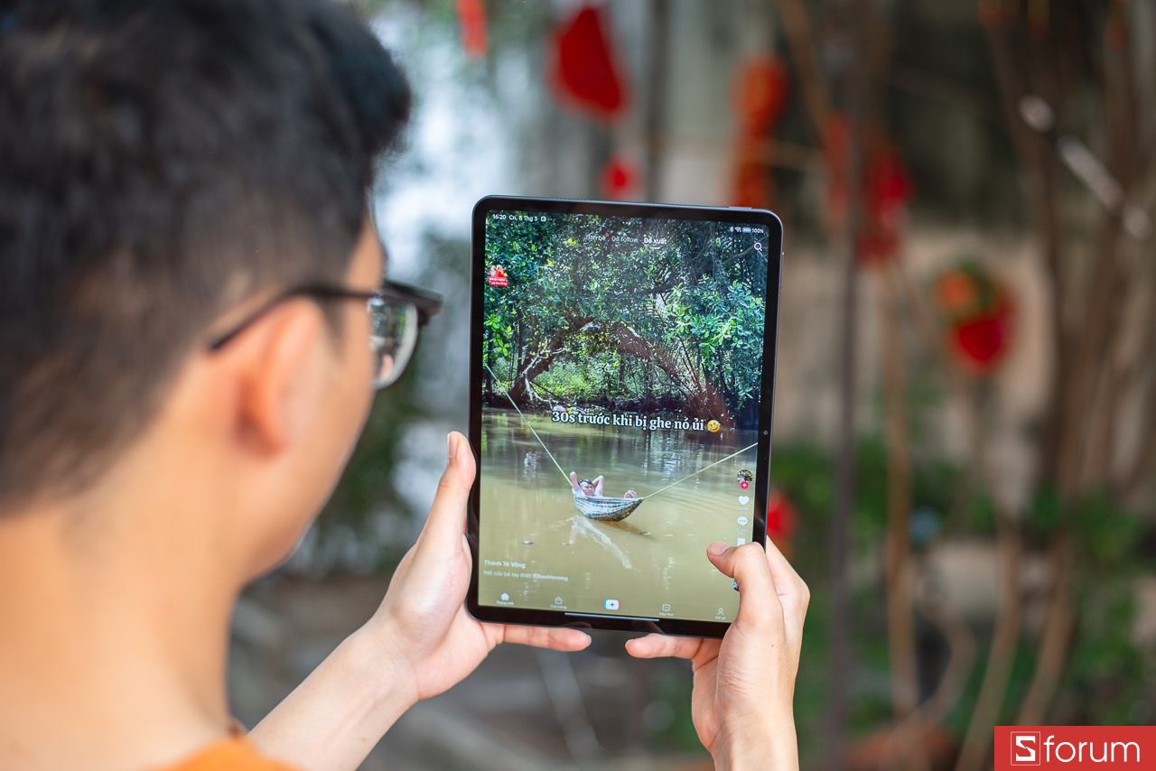 Màn hình lớn của Xiaomi Pad 8 cho không gian hiển thị thoải mái