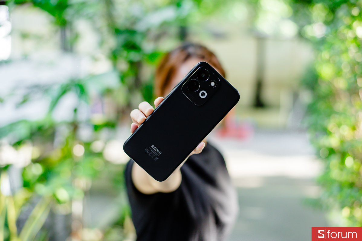 Đánh giá Redmi 17 5G về thiết kế: Đơn giản nhưng máy hơi nặng