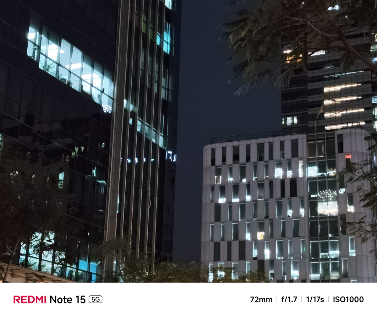 Khi chụp đêm, Redmi Note 15 5G cho kết quả ở mức khá mặc dù vẫn còn nhiều hạn chế