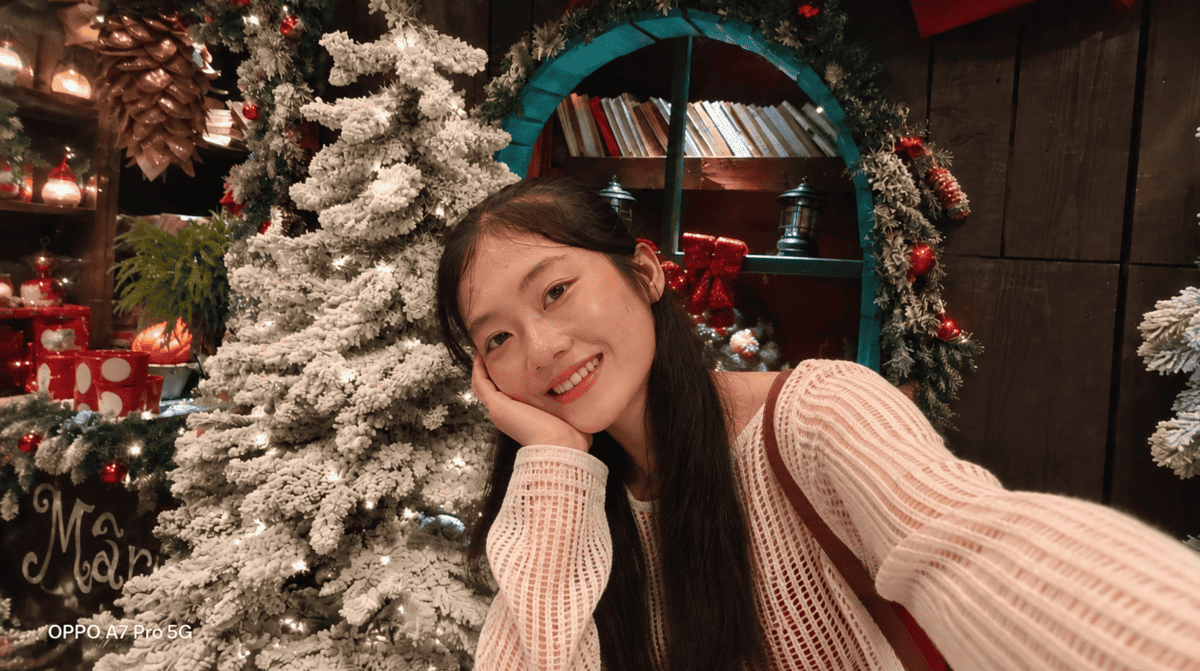 Camera Selfie Góc Siêu Rộng Zoom AI 50MP trên OPPO A7 Pro với zoom 1x