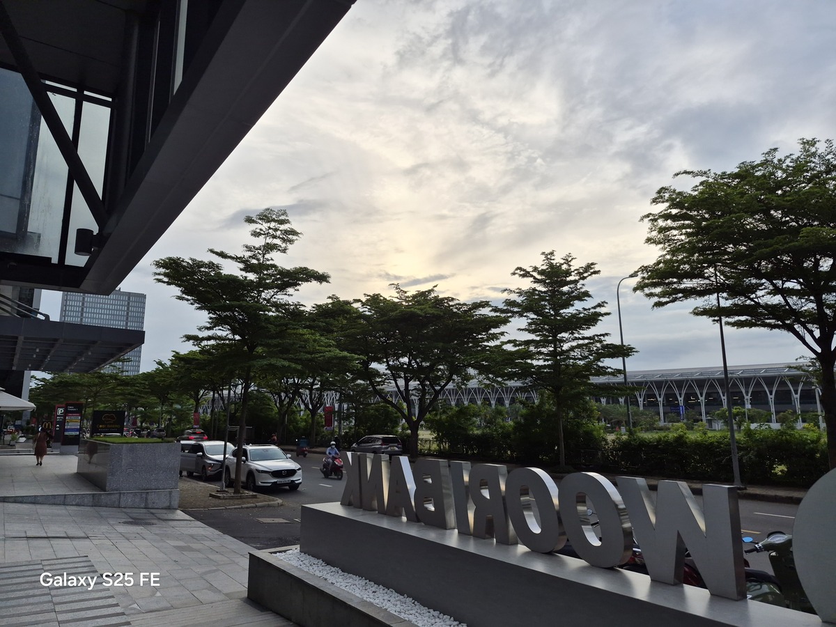 Đánh giá Camera chính của Samsung Galaxy S25 FE về khả năng xử lý HDR