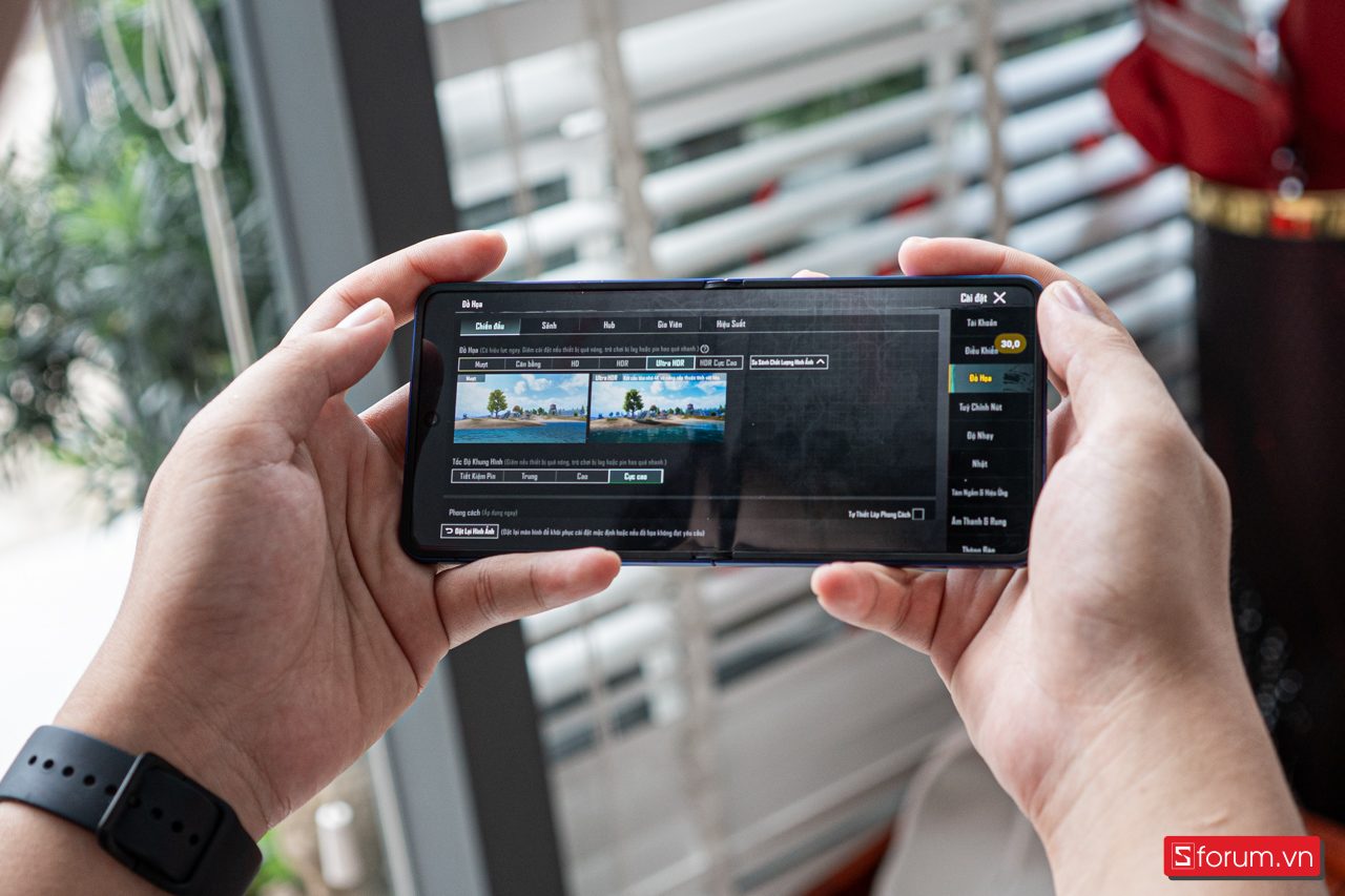 Tiếp đến là PUBG Mobile, mình đã để mức đồ họa Ultra HDR và tốc độ khung hình ở mức Cực cao