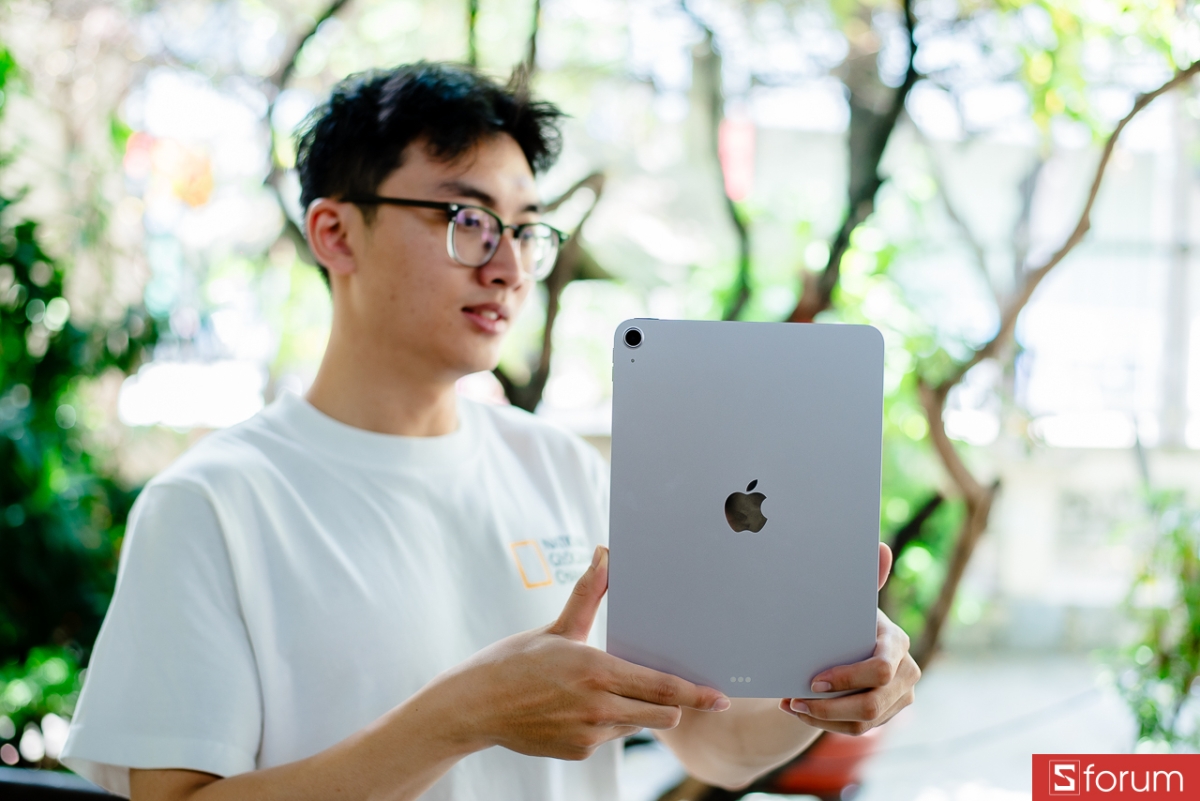Đánh giá iPad Air M4 về thiết kế: mỏng nhẹ