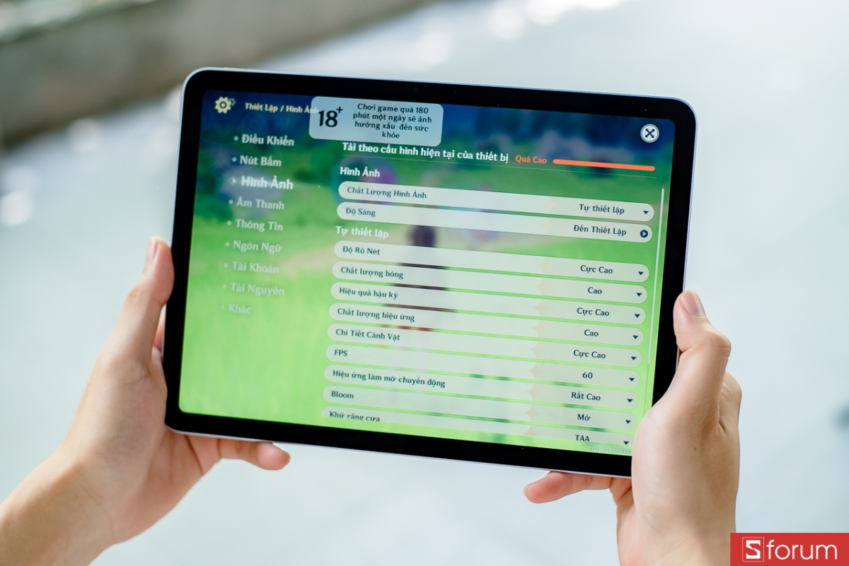 Đánh giá iPad Air M4: Chơi game mượt mà với thiết lập đồ họa cao