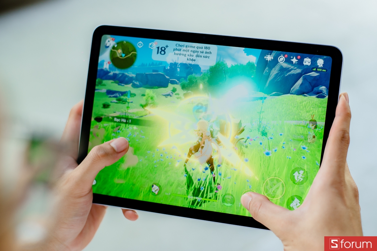 Đánh giá iPad Air M4: Chơi game mượt mà với thiết lập đồ họa cao