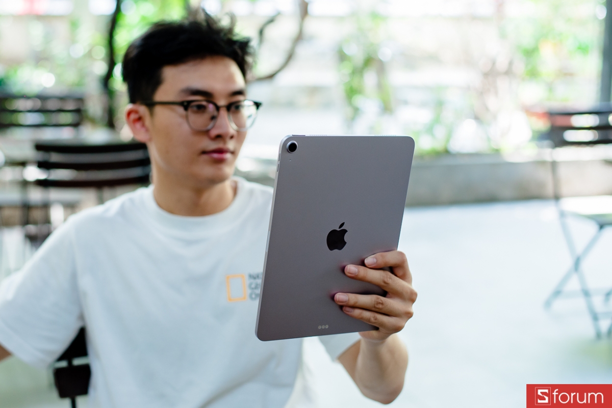 Đánh giá iPad Air M4 về pin: Pin đủ dùng cả ngày