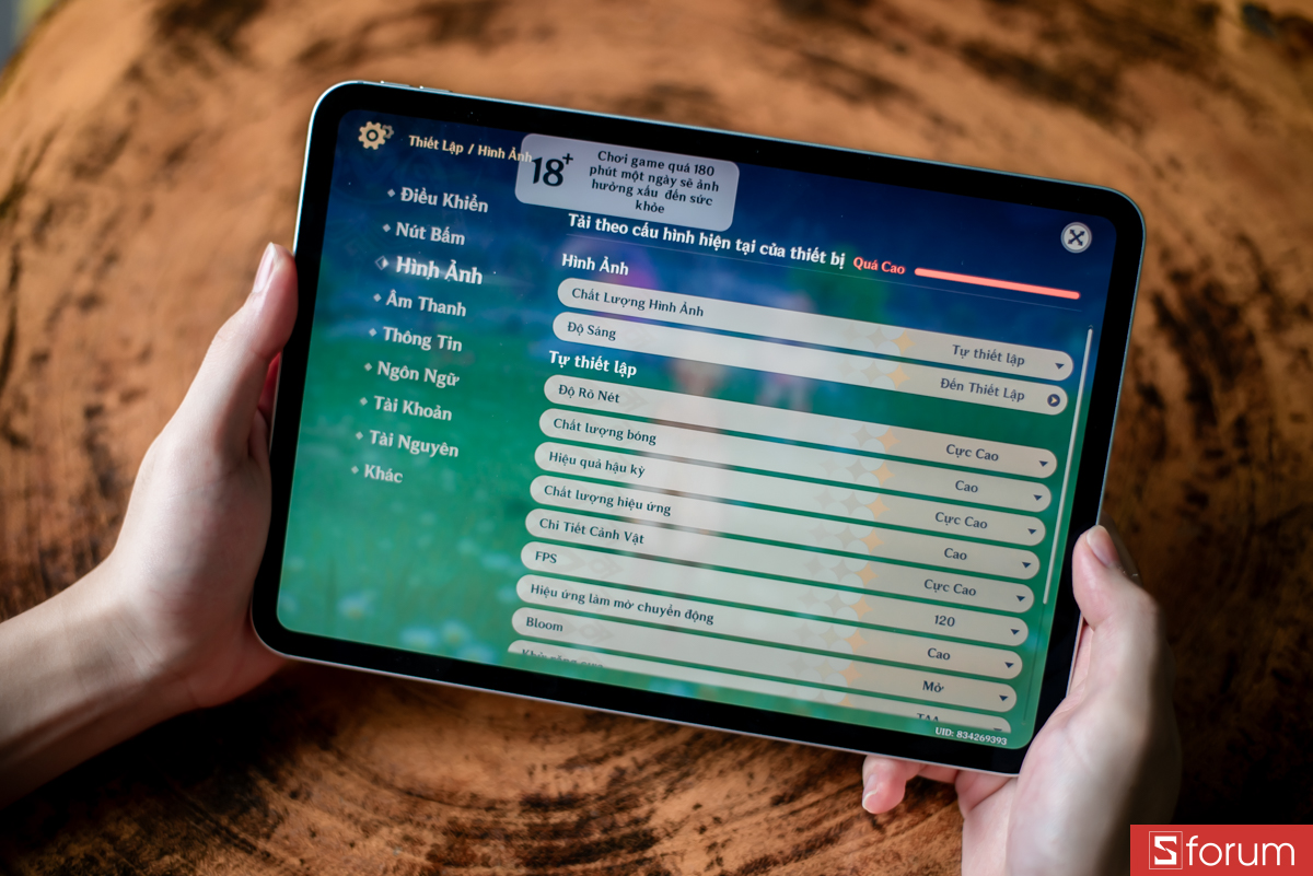 Chơi game với mức thiết lập đồ họa cao nhất vẫn chưa thể làm khó được chiếc iPad này.