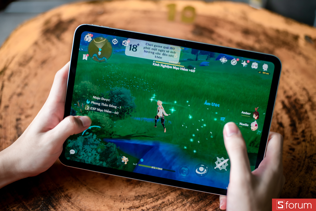 Chơi game với mức thiết lập đồ họa cao nhất vẫn chưa thể làm khó được chiếc iPad này.