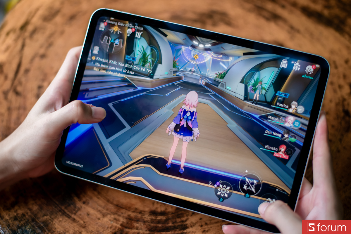 Chơi game với mức thiết lập đồ họa cao nhất vẫn chưa thể làm khó được chiếc iPad này.