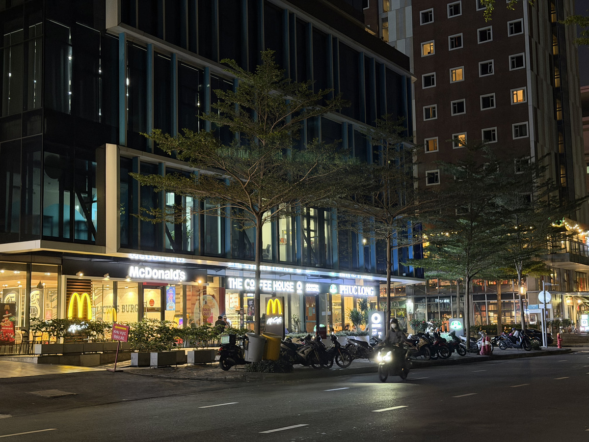 Chất lượng ảnh chụp ban đêm trên iPhone 17 Pro Max