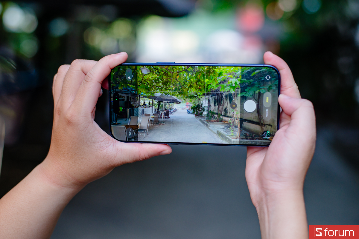 Camera tele zoom 8x với cảm biến lớn hơn 56% so với thế hệ trước là điểm nâng cấp sáng giá