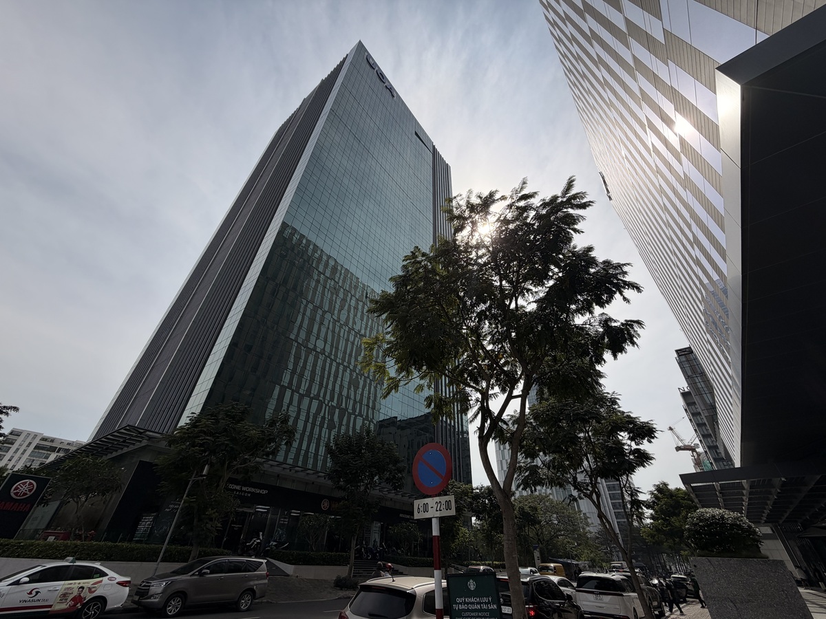 Camera góc siêu rộng có chất lượng giảm rõ rệt so với camera chính