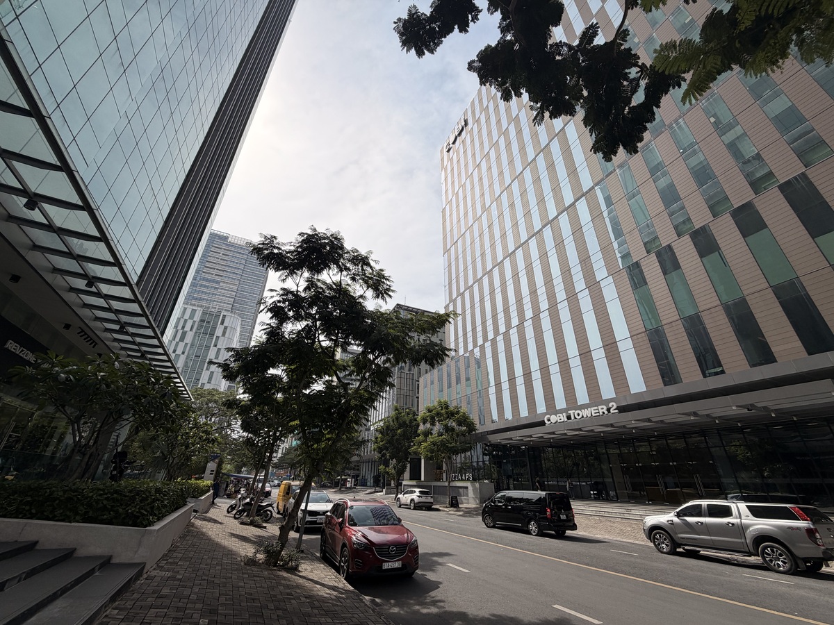 Camera góc siêu rộng có chất lượng giảm rõ rệt so với camera chính