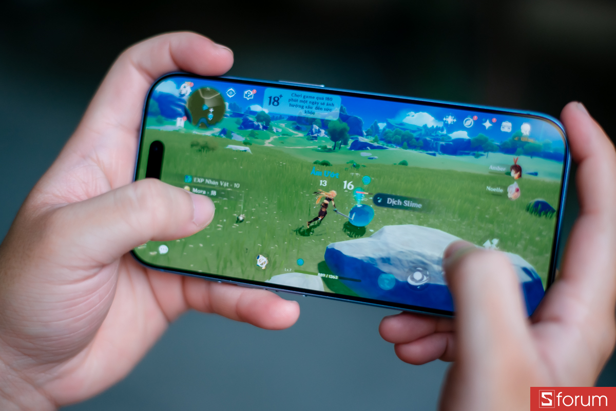 Đánh giá iPhone 17 sau 3 tháng, dễ nóng máy khi chơi game nặng 15 phút