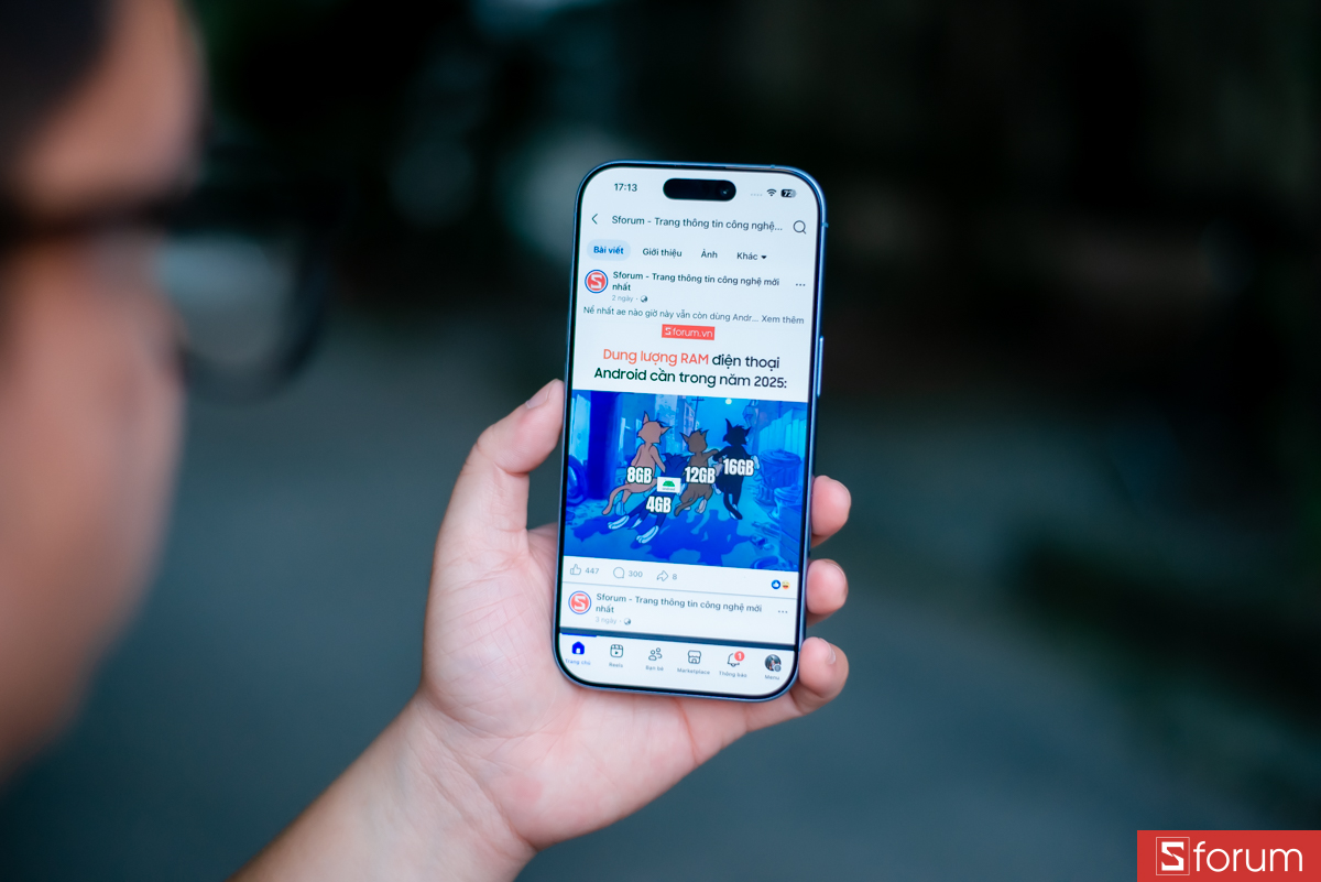 Sau 3 tháng sử dụng, mình vẫn rất thích cảm giác cầm nắm mà iPhone 17 mang lại