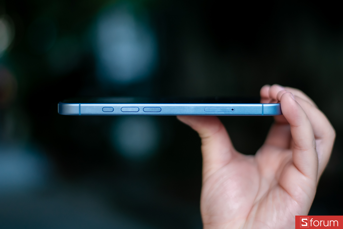 Đánh giá iPhone 17 sau 3 tháng, trải nghiệm cầm nắm thoải mái