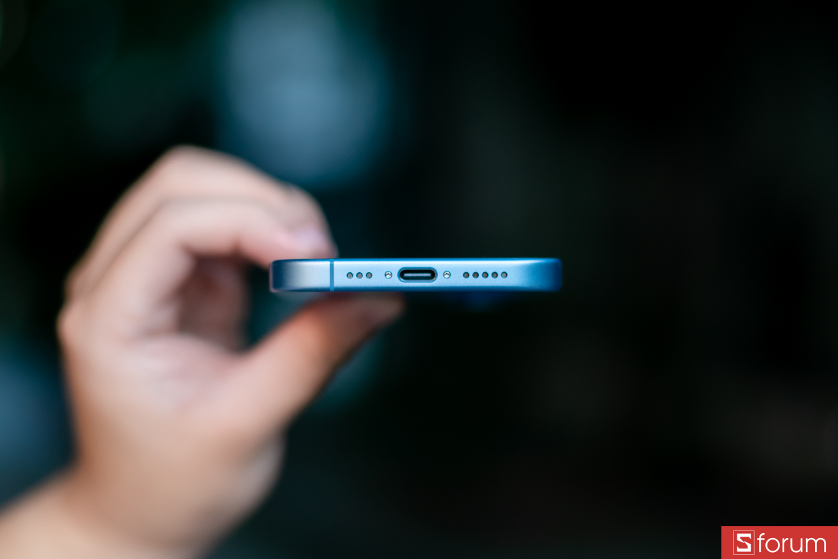 Đánh giá iPhone 17 sau 3 tháng, trải nghiệm cầm nắm thoải mái