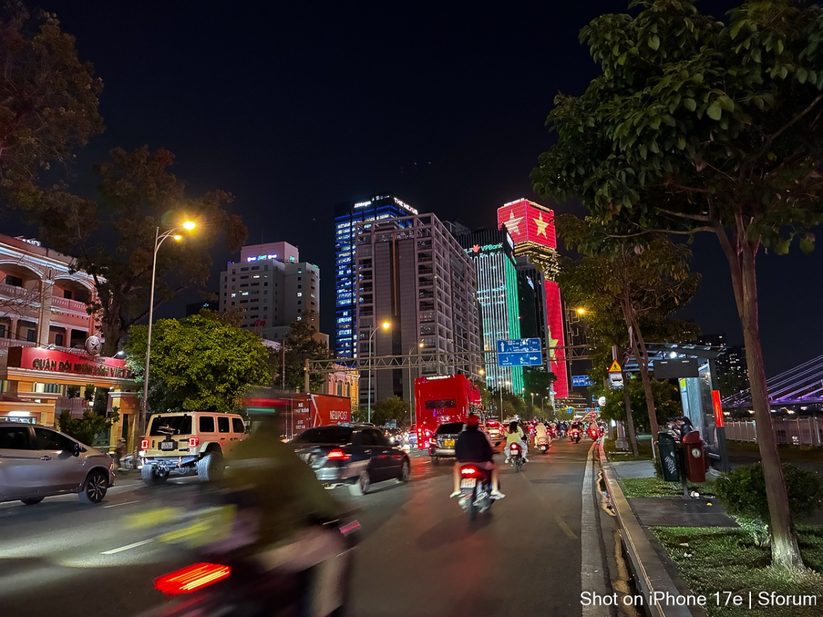 Đánh giá iPhone 17e về camera chính trong điều kiện thiếu sáng